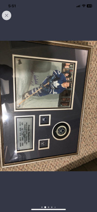 Frank Mahovlich sign picture Frame certificate of authenticity