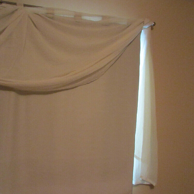 Curtain wrap in Window Treatments in Hamilton - Image 2
