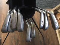 Titleist DCI 990 golf irons set. $125.
