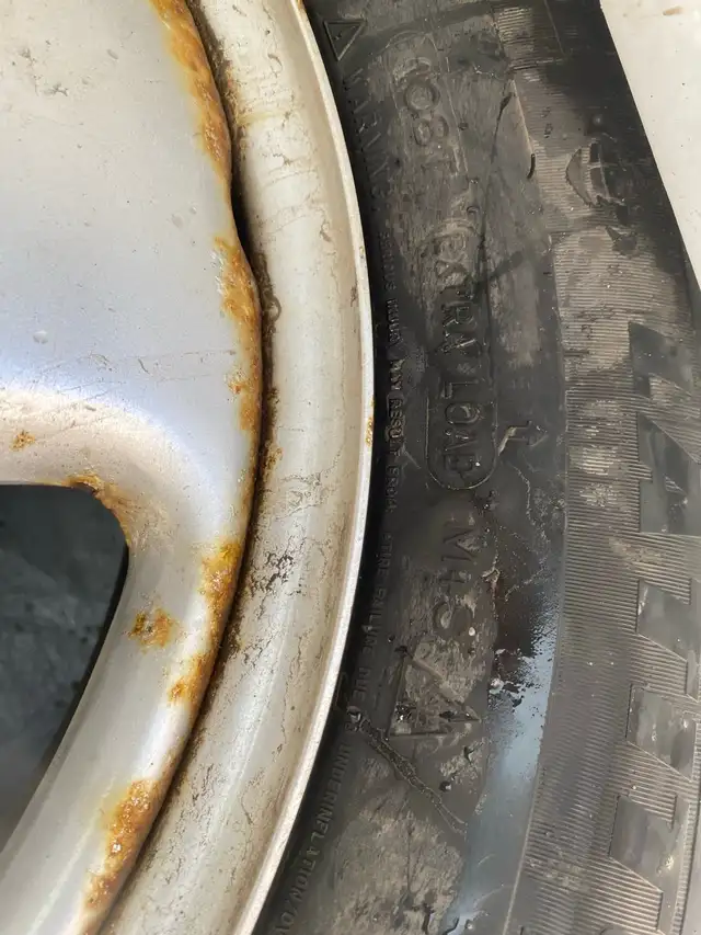 Pneu hiver avec roues, CRV Honda, moins de 10 000 km d’usure  in Tires & Rims in Longueuil / South Shore - Image 2