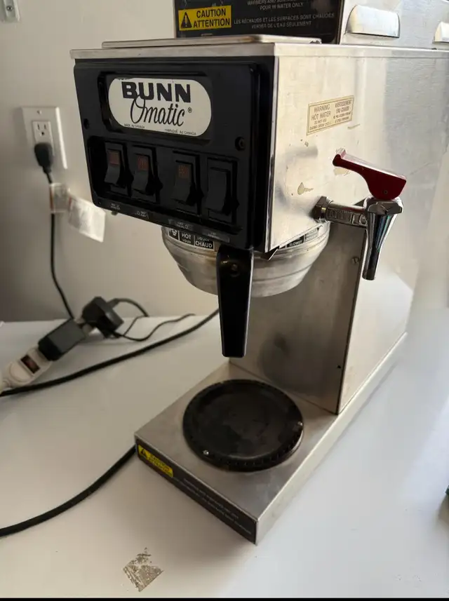 Cafetière pour restaurant/ Cafetière commerciale BUNN Omatic in Other in Laurentides - Image 8