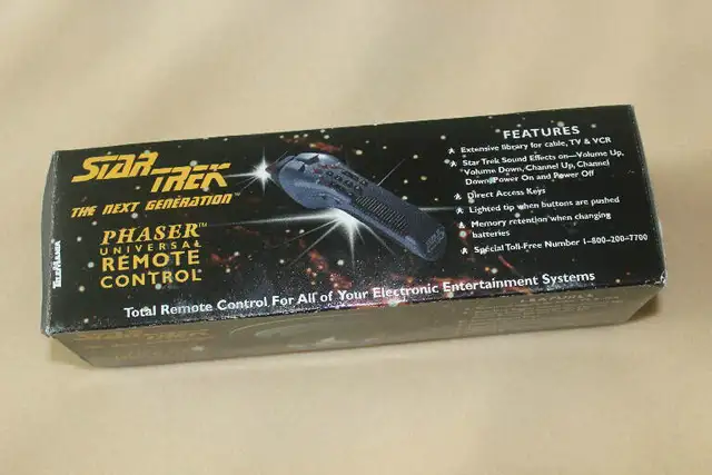 Star Trek The Next Generation Phaser Remote Control in Arts & Collectibles in Mississauga / Peel Region - Image 3