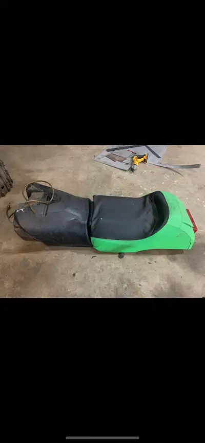 Hello, I am selling a Arctic Cat ZR/ZRT/T-Cat Seat/fuel tank combo that was removed from a 2000 Arct...
