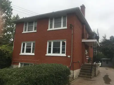 Large Bright Clean 2 Bedroom Apt in Quiet Triplex. Feels more like a bungalow!! Available (flexible...