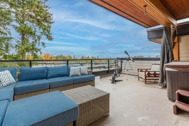 5 Bed + Den Townhome - Rooftop Hot Tub, Pool, Gym - South Surrey in Long Term Rentals in Delta/Surrey/Langley - Image 2