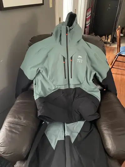 1pair of Lange shadow 120 size 27.5. 9. With heaters Asking$550.1Montec ski jacket with matching bib...