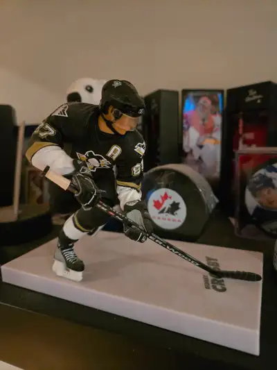 Sid figure and card
