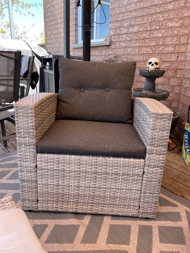 Brand new outdoor furniture with cushions in Patio & Garden Furniture in Barrie - Image 2