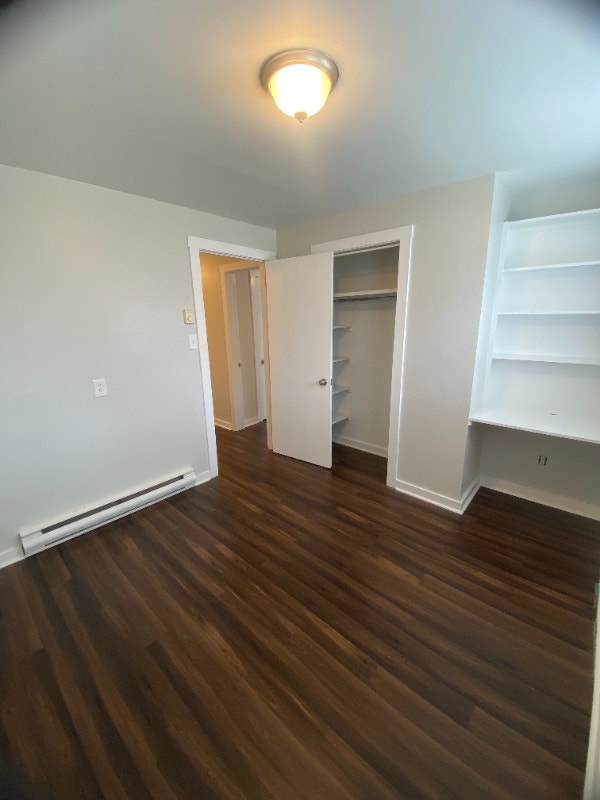 2 bed/1 bath Wolfville 1675/month utilities included Long Term