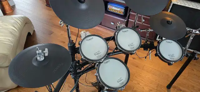 Roland TD-17-L V-Drum 10 peice upgraded kit in Drums & Percussion in Barrie - Image 5