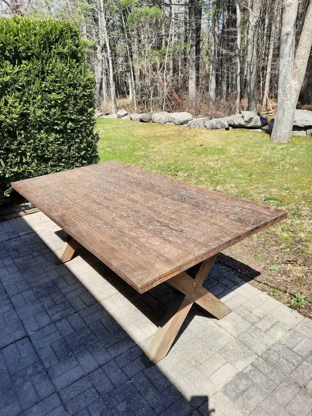 Teak dining table in Dining Tables & Sets in Trenton - Image 4