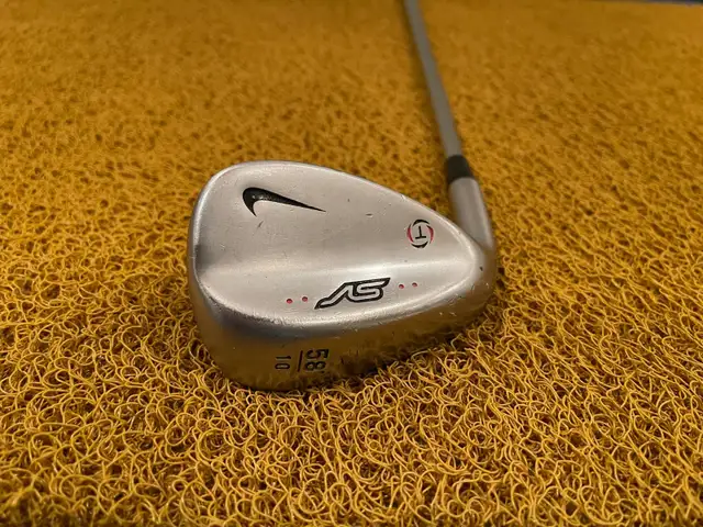 NIKE SV Tour 58 Degree Lob Wedge Golf Club Left Handed in Golf in City of Toronto - Image 4