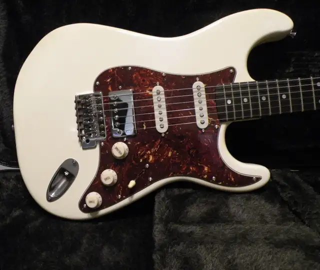 Electric Stratocaster Replica Guitar For Sale in Guitars in Woodstock - Image 4