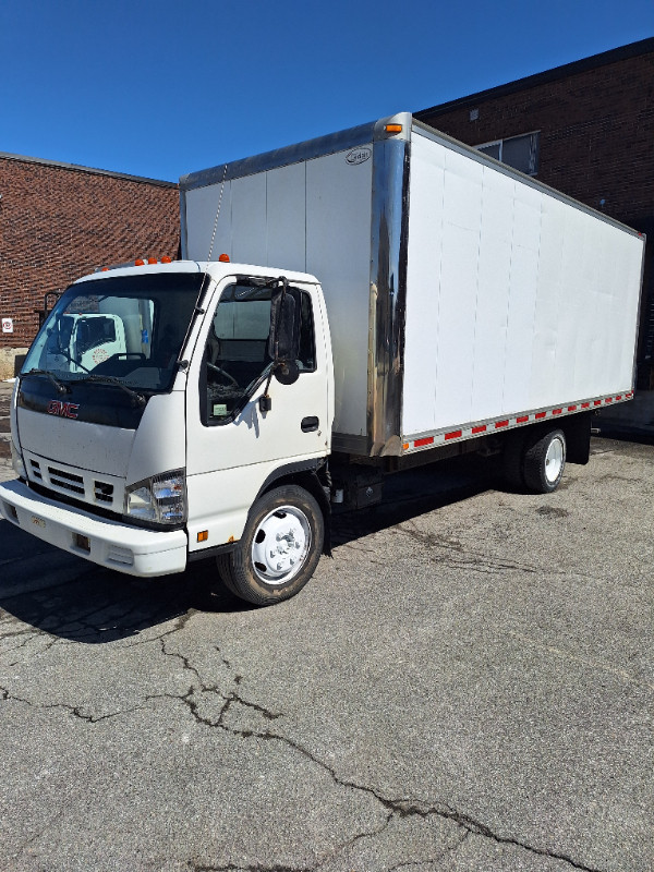 GMC W5500 2007 Diesel avec moteur Isuzu dans Autos et camions  à Ville de Montréal