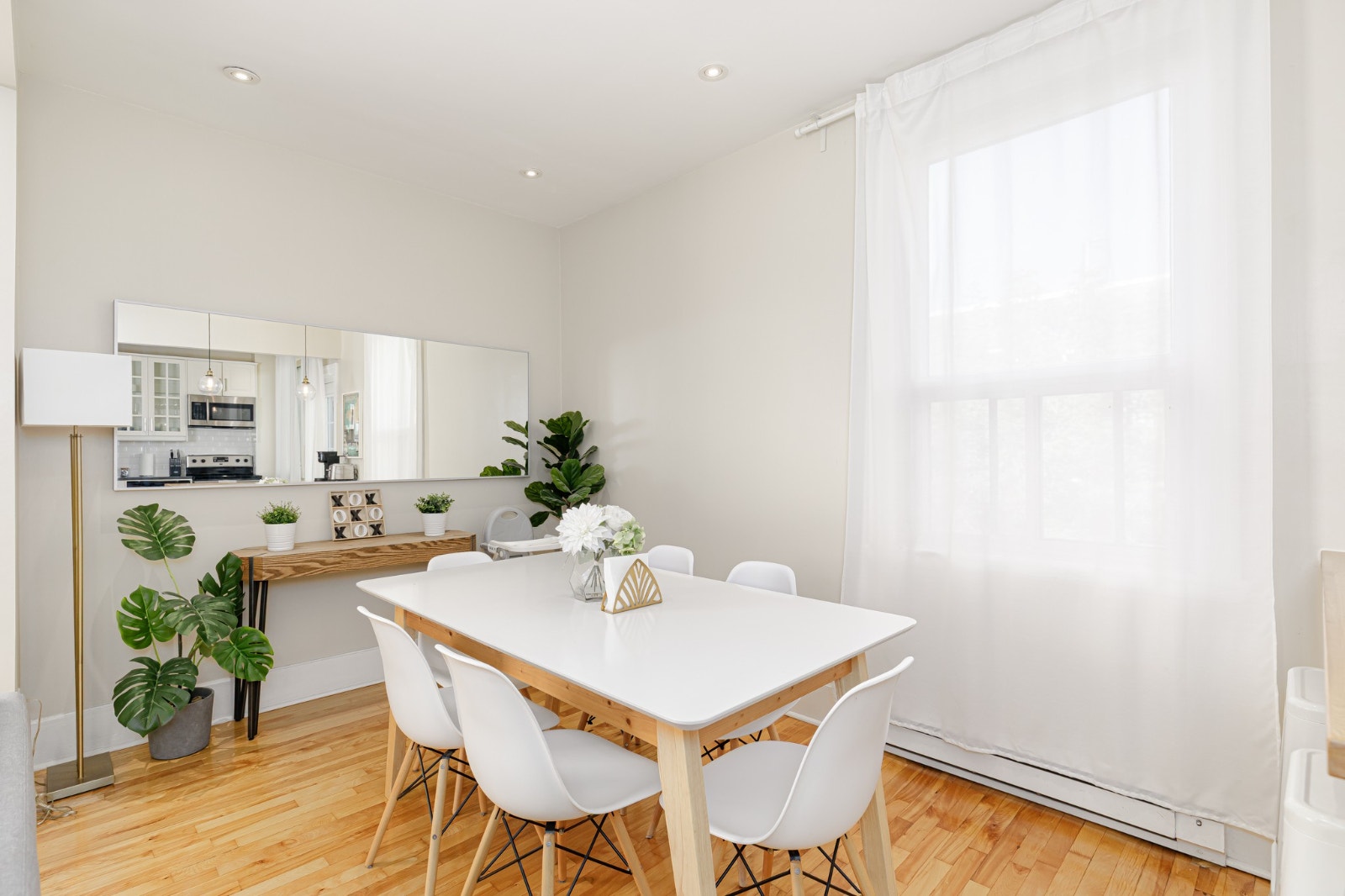 2 bedroom NDG apartment - Free Parking - Snowdon Metro - Monthly — photo 3