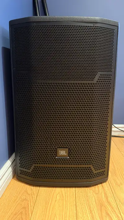 JBL PRX715 Speakers & PRX718XLF Sub, View more