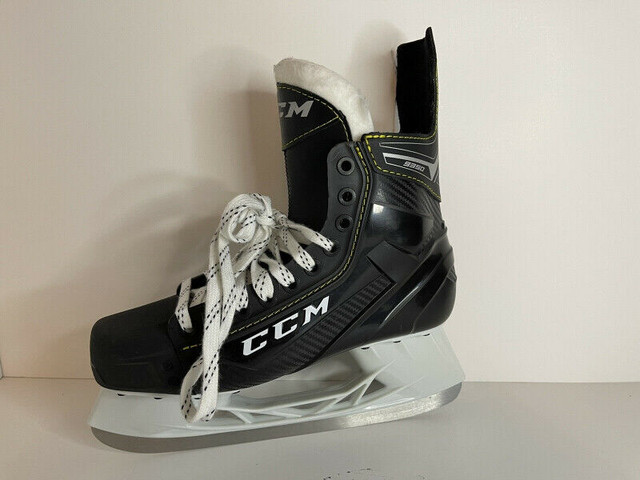 CCM Super Tacks Ice Hockey Skates Size US 4 Shoe Size Us 5 in Skates & Blades in Ottawa - Image 4