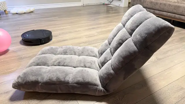 Floor Chair in Chairs & Recliners in Markham / York Region - Image 6