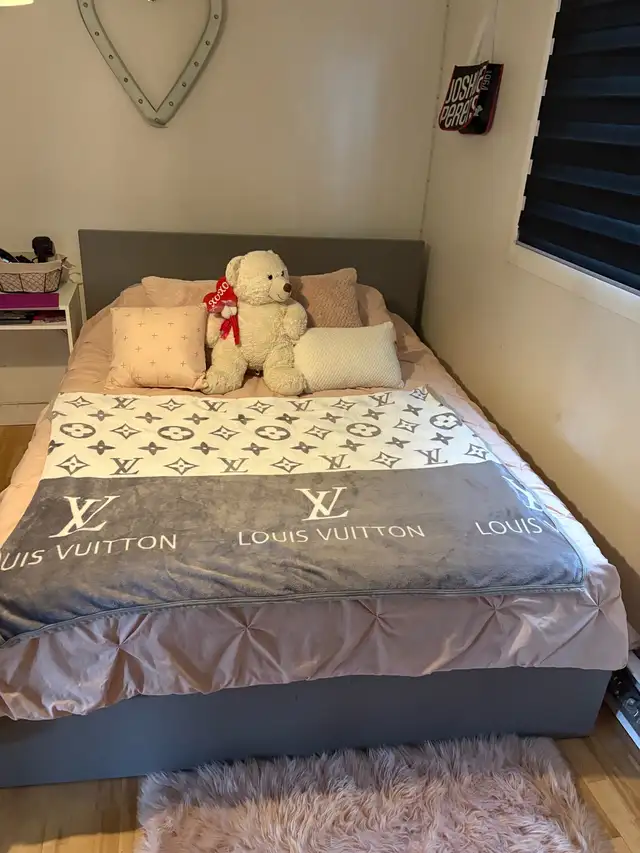 lit Queen  in Beds & Mattresses in Laval / North Shore - Image 2