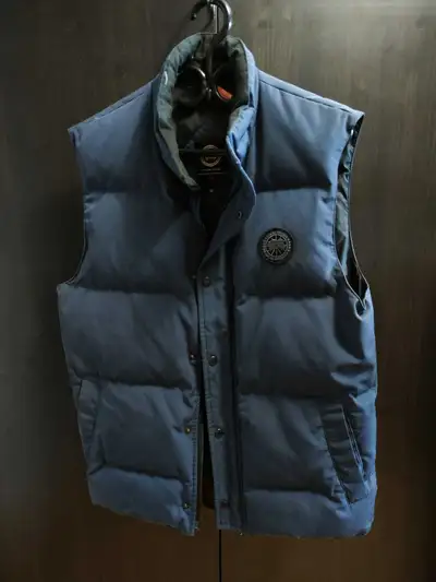 Navy Canada Goose Granby Vest ⎮Mens M, View more
