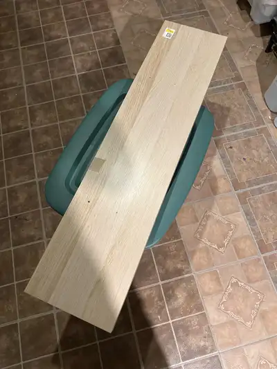 This is an Ikea Billy bookcase shelf in good condition, perfect for adding extra storage to your Bil...