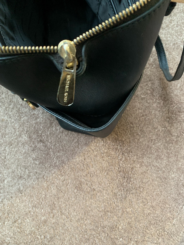 Coach purse in Women's - Bags & Wallets in Saskatoon - Image 4