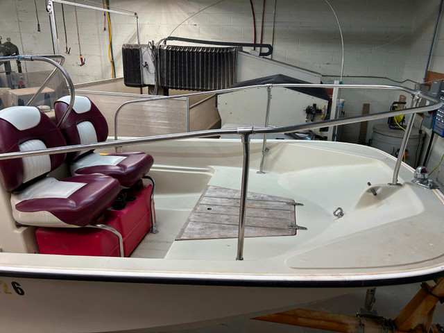 Boston Whaler Montauk 17, Used For Diving, Skiing,  and Fishing! in Powerboats & Motorboats in St. Catharines - Image 4