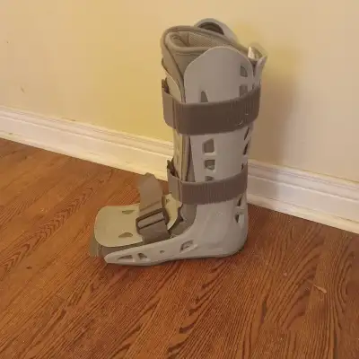 Air Cast Size Medium, View more