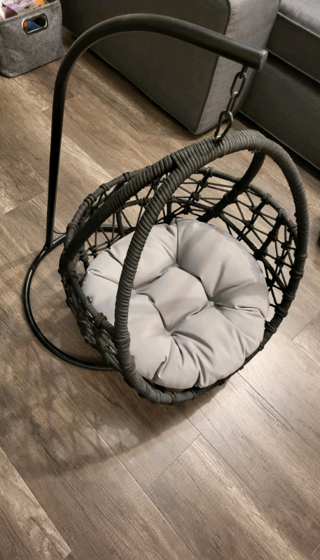 Hanging Chair for Cat or Dog in Accessories in Kamloops