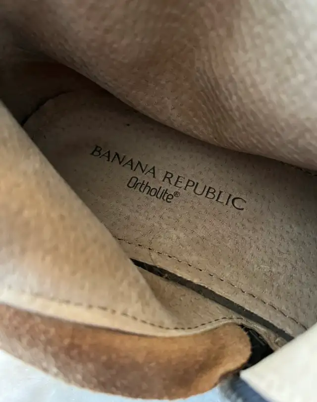 Banana Republic Suede Boots Men Size 8M in Men's Shoes in City of Toronto - Image 3