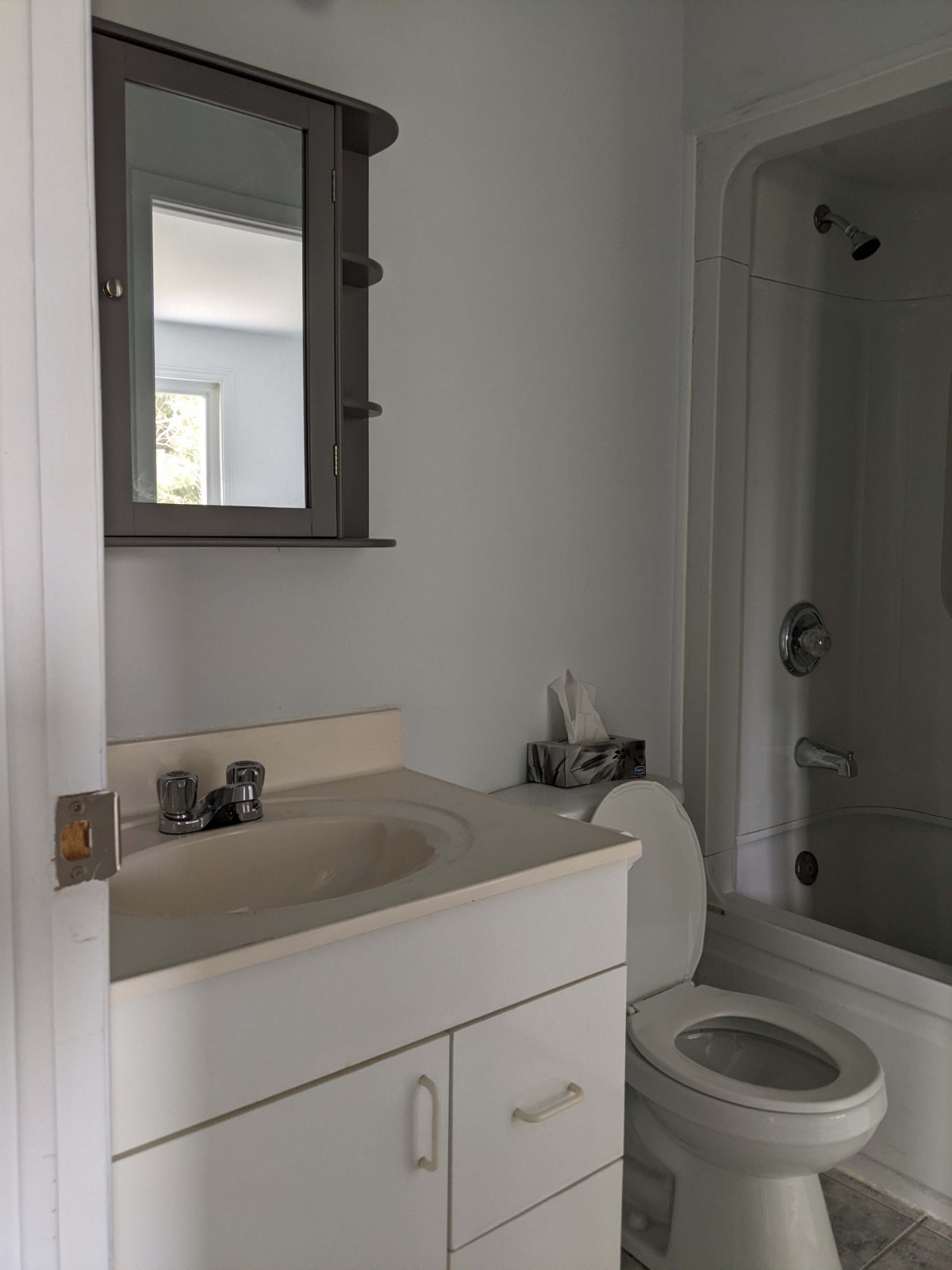 Newly renovated semi-detached house for rent in Brossard — photo 2