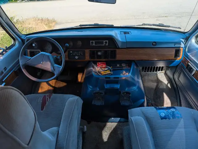 1989 dodge b250 fuel injected campervan  in RVs & Motorhomes in Kamloops - Image 3