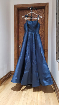 Robe de bal bleu marine, Navy blue ball gown, by Sherri Hill