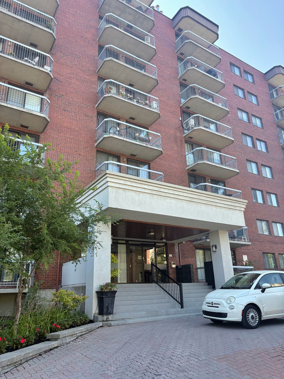 7200 Av M-B-Jodoin — photo 1