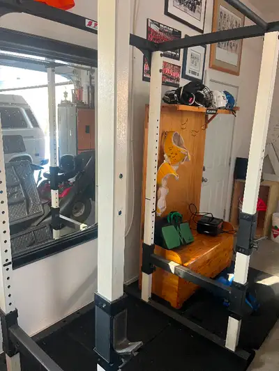 Basic squat rack for sale. Adjustable and safety rack