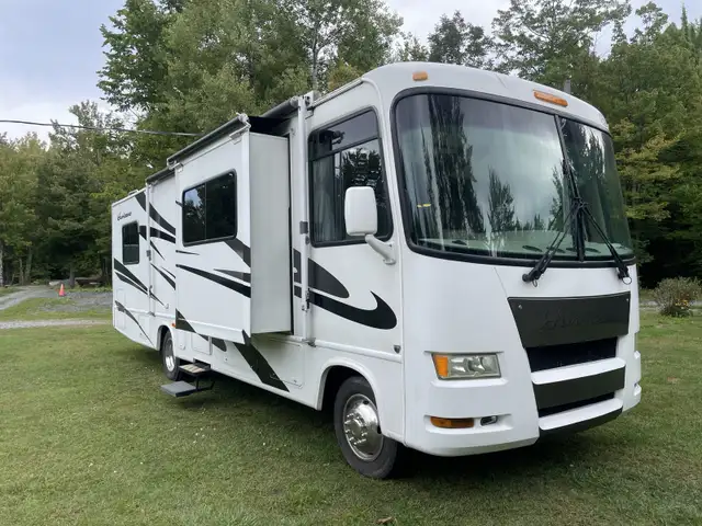 Motorisé Classe A, 31 pieds in RVs & Motorhomes in Granby - Image 2