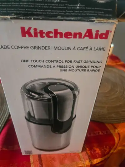 Coffee grinder with one touch control. Can be a great addition to your morning routine.