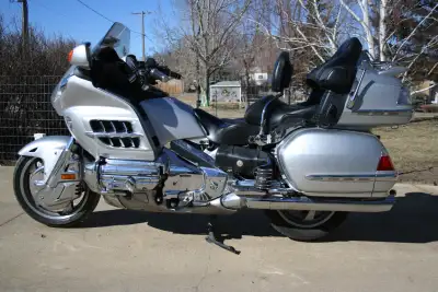 Ready to tour. Fresh service. Loaded Model with Navigation, heated seats, grips etc. 99,000 Miles (1...