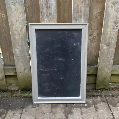 Used once for an event Some scratches on the frame