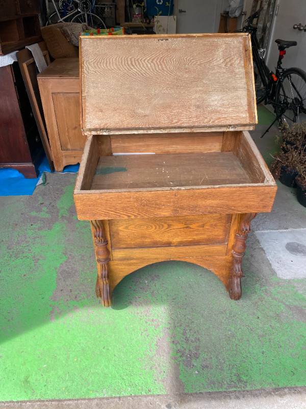 Antique Pine Desk - with storage dans Bureaux  à Ville de Montréal - Image 2