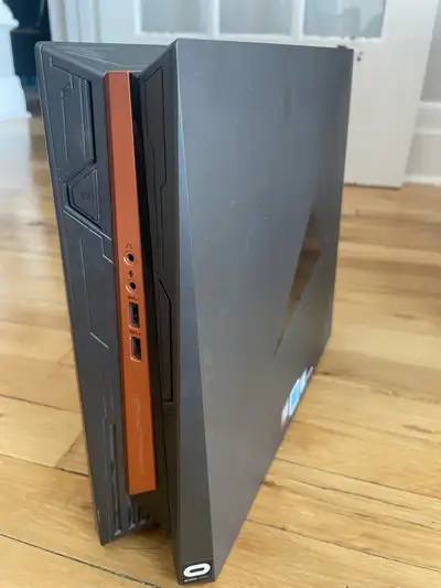 Spécifications : - Quad-core, 3.0-3.5GHz Intel Core i5-7400 - 8GB DDR4 RAM - 500GB SSD - 3 x USB typ...