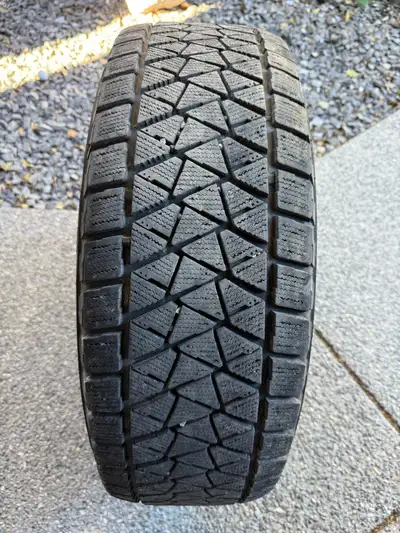 I'm selling a 4 Bridgestone Blizzak winter tires size 265/70R17 115R, mounted on a steel rim. This t...