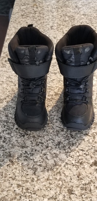 Cougar boys winter boots size 2