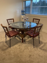 round dining tables in All Categories in Canada - Kijiji Canada