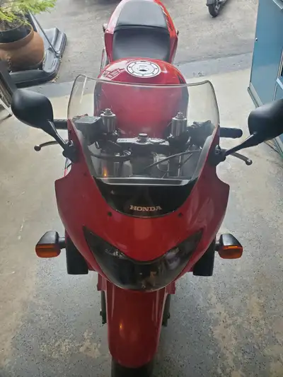 Works perfect looks like new 13.800 kilometers only asking price 5000 dollars