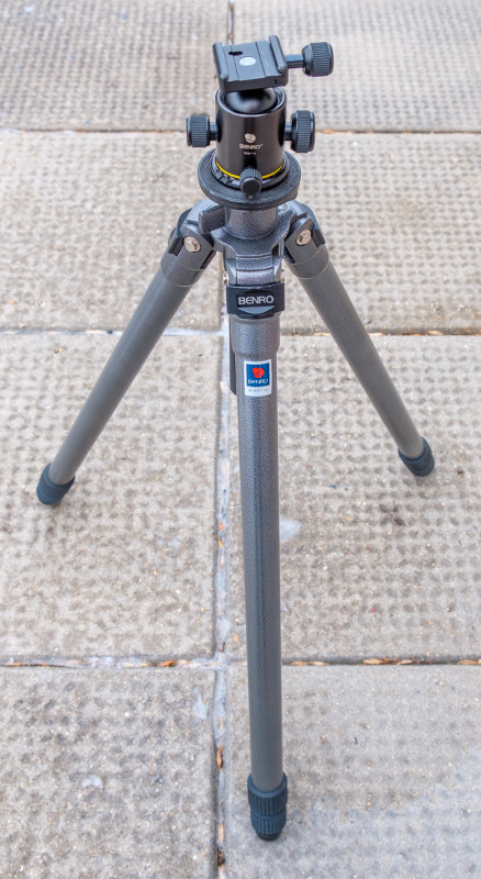 Benro Tripod w Benro Ball Head in Cameras & Camcorders in Winnipeg