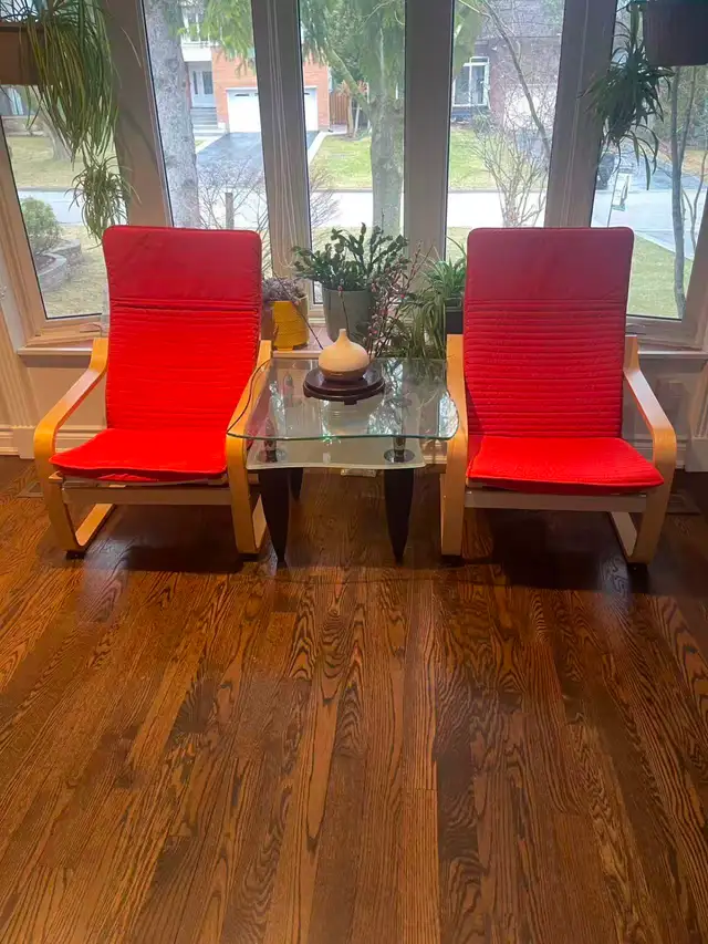 armchair in Chairs & Recliners in Markham / York Region - Image 2