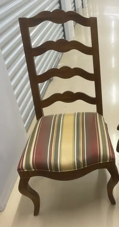 These are 4 Century Hardwood dining chairs made in North Carolina. They are in great condition with...