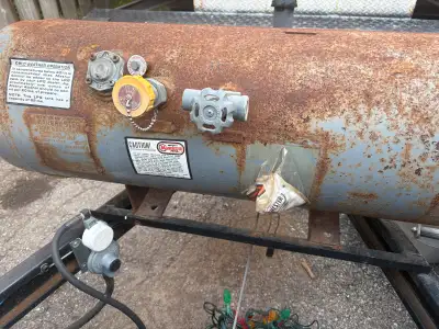 Pulled from 1977 GMC motorhome that was being scrapped. Tank is completely full. Bottom mount
