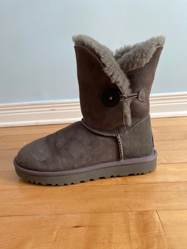 Ugg boots dans Femmes - Chaussures  à Ville de Montréal - Image 3